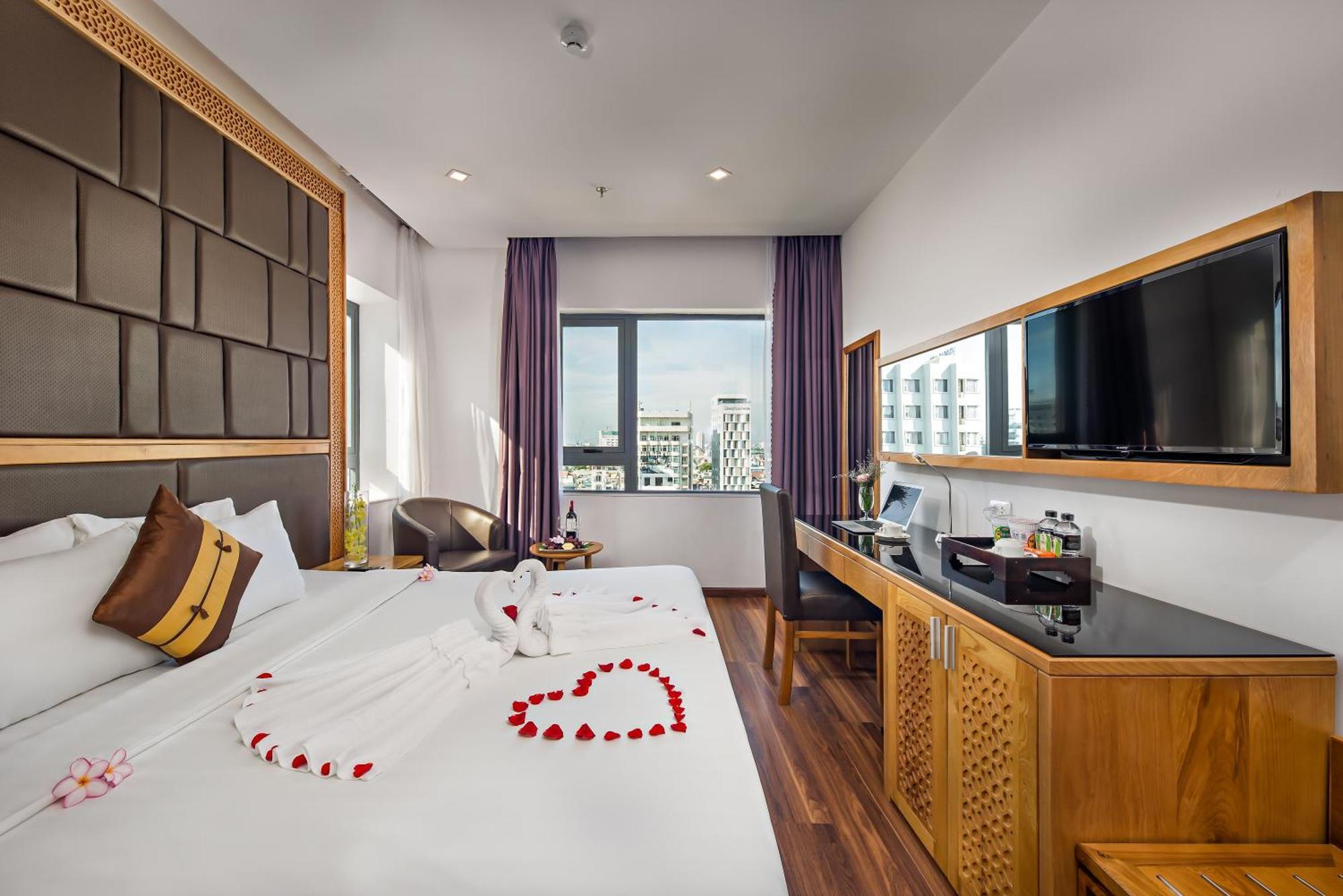 Bliss Luxury Hotel Дананг Экстерьер фото