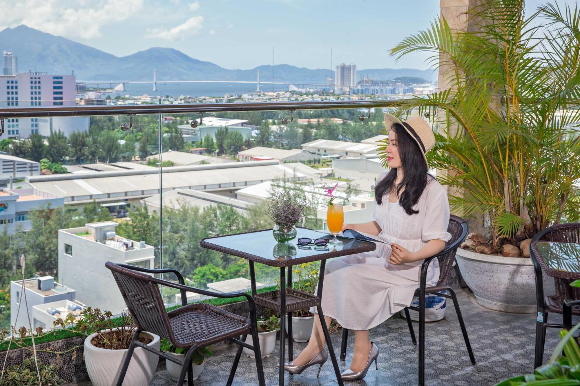Bliss Luxury Hotel Дананг Экстерьер фото