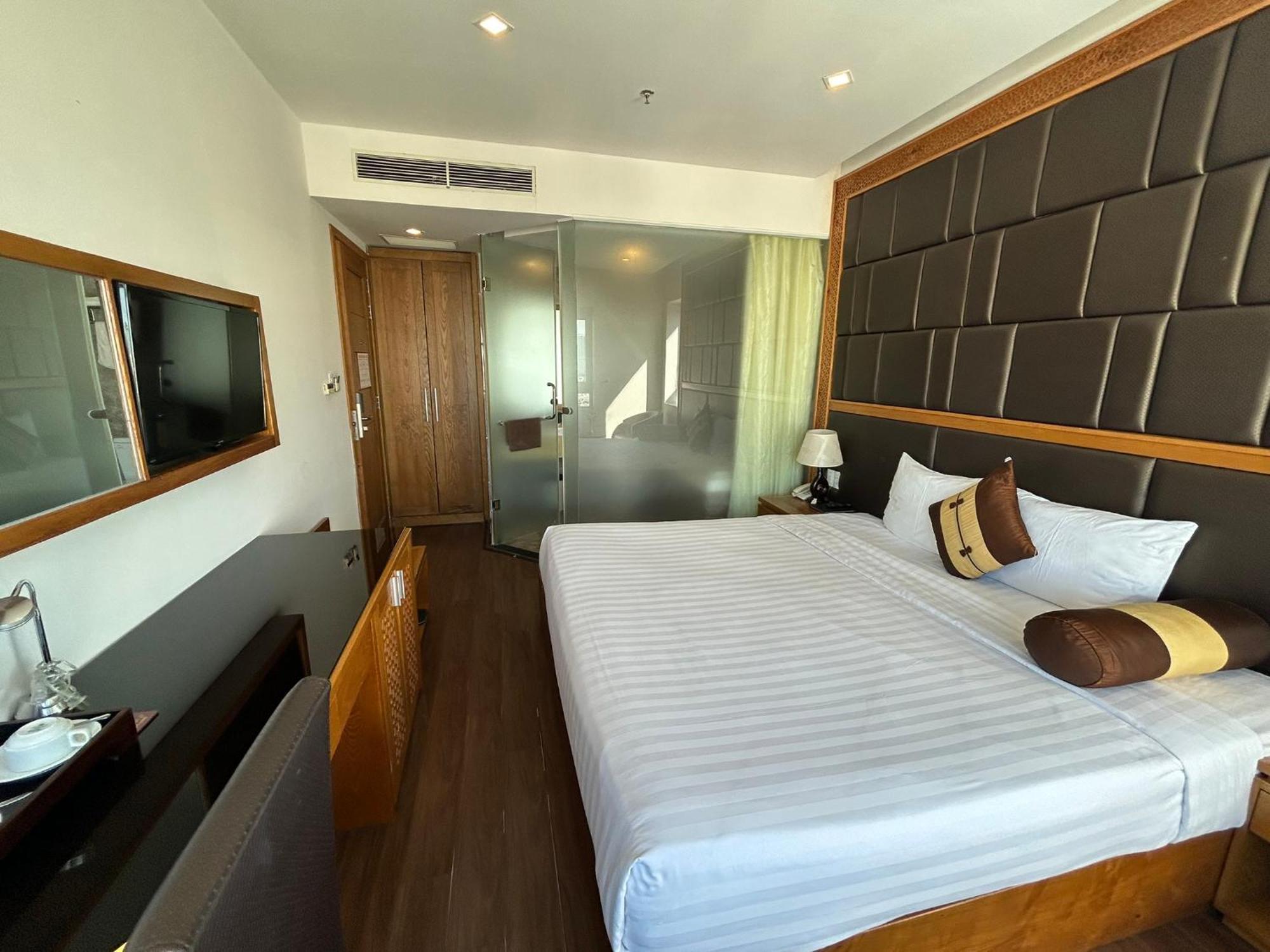 Bliss Luxury Hotel Дананг Экстерьер фото